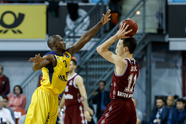 列赛中都有 列赛中都有