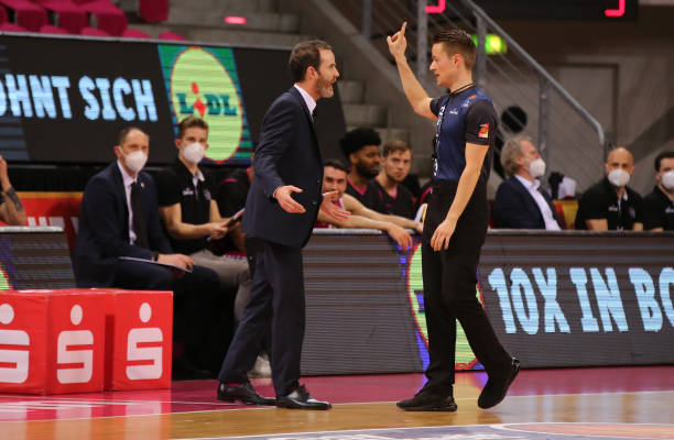 关系重新审 关系重新审