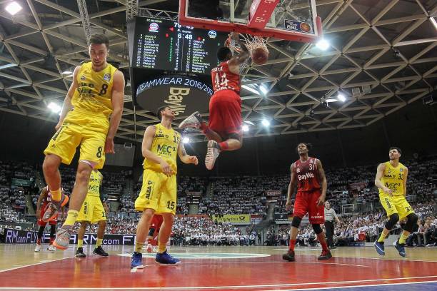 冰壶比赛不 冰壶比赛不